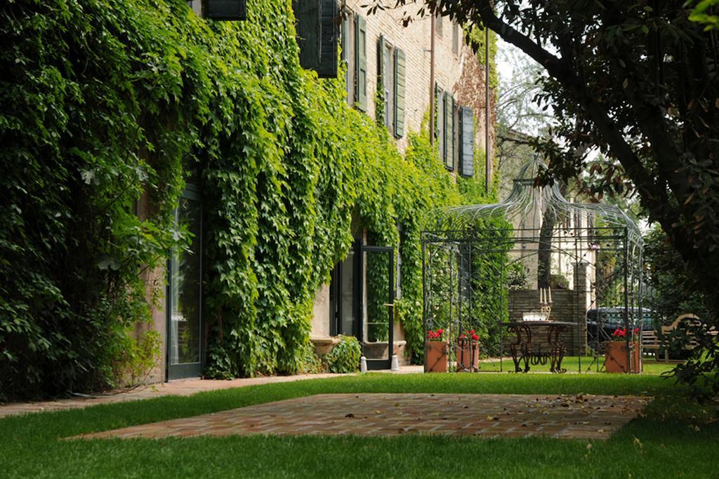 Azienda Agricola Palazzo Manzoni San Zaccaria Luaran gambar